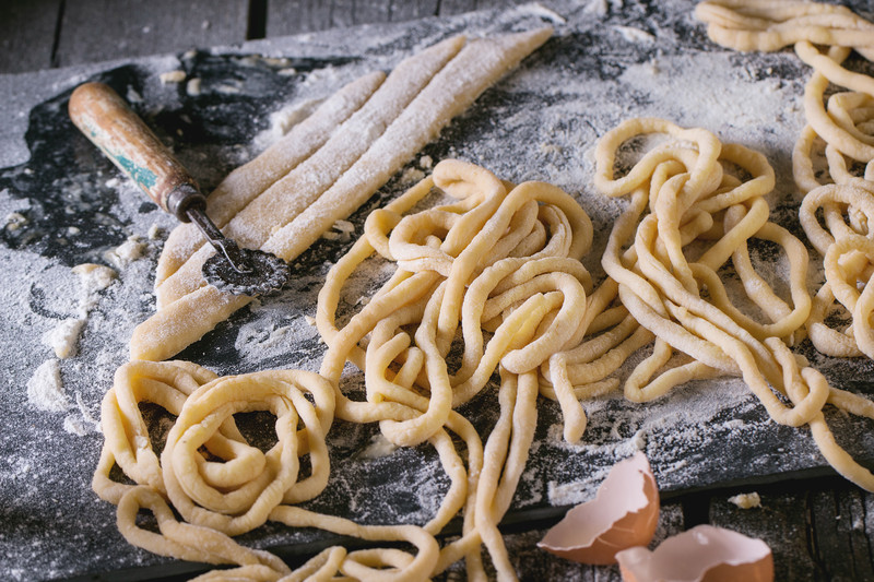 Traditional Hand-Rolled Pici Pasta: History and Technique | MaMaBlip